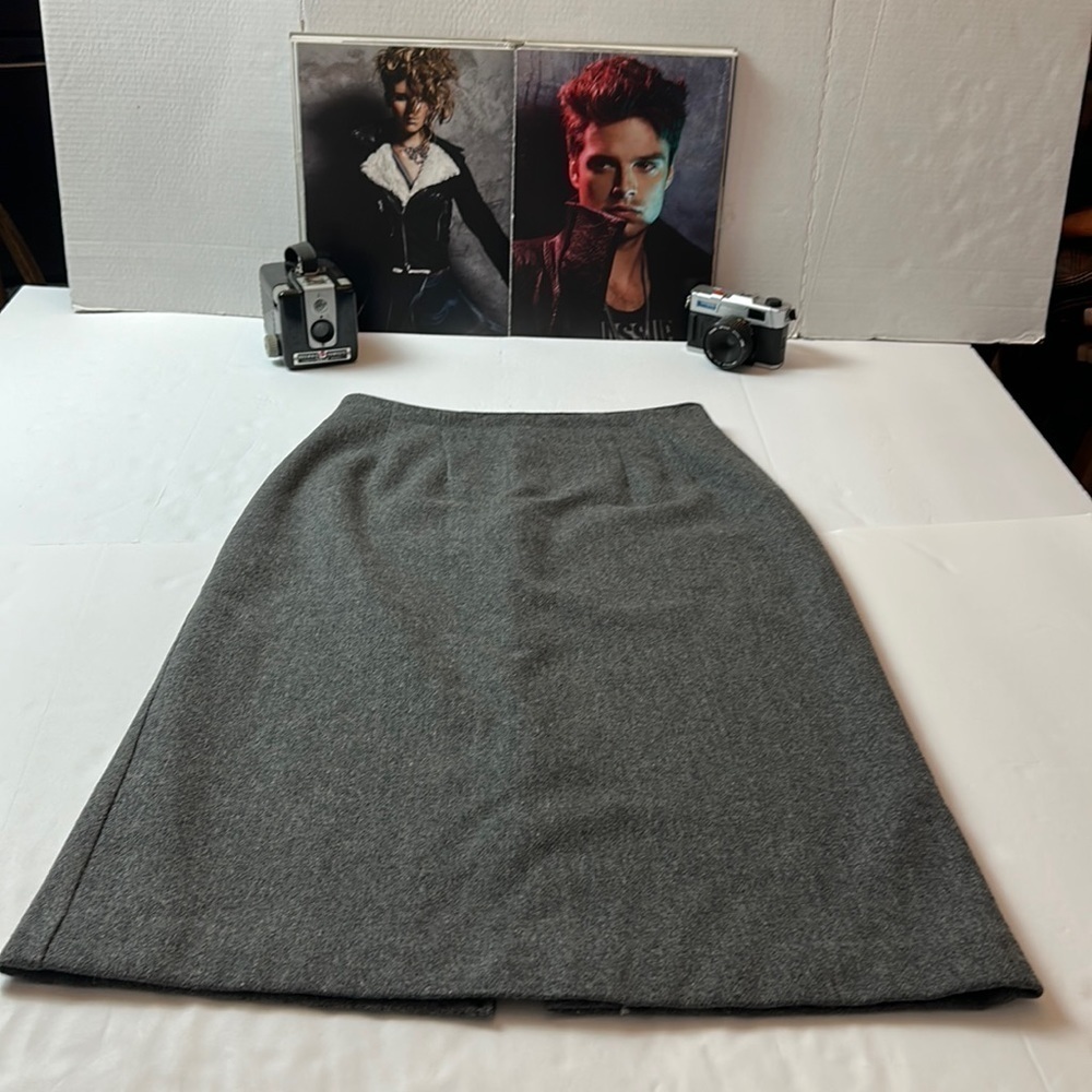 Vintage 70’s/80’s JH hook 100%Pure New Wool  Gray pencil skirt with liner